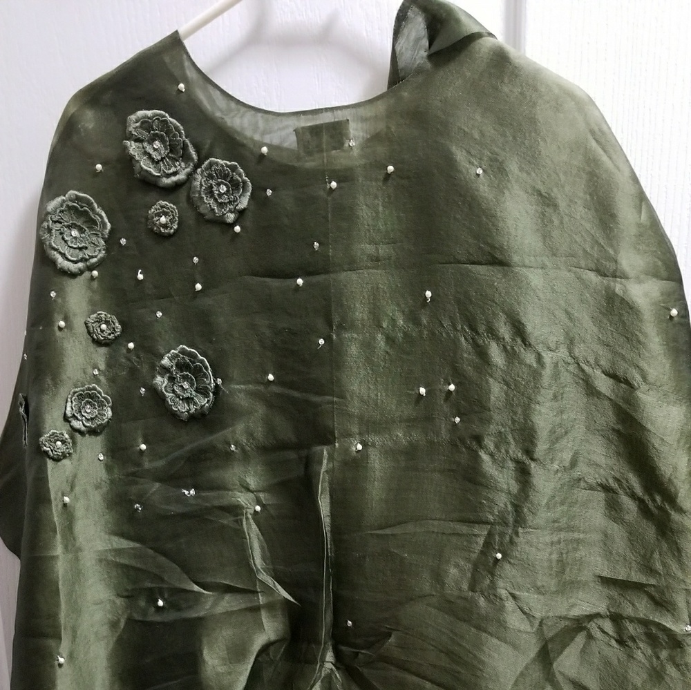 Cape with undershirt - Picture 3 of 3